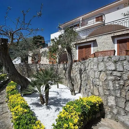 Sleeps 10 Pool Air Con Wifi * Nerano