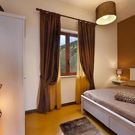 Sleeps 10 Pool Air Con Wifi