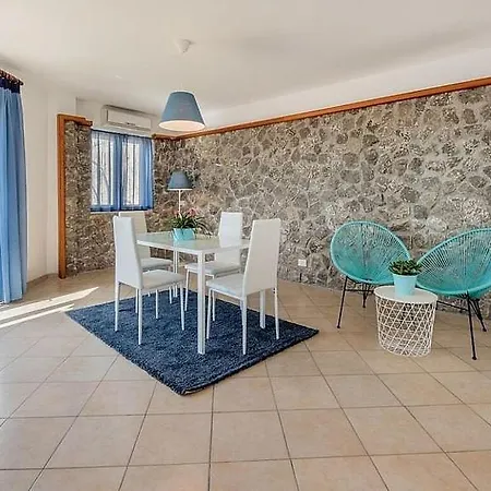 Sleeps 10 Pool Air Con Wifi *